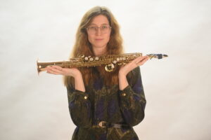 Saxophon-Musik begleitet Vernissagen, Lesungen und Feiern